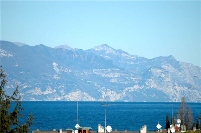 Wohnung von 260 qm. Panoramablick auf den Gardasee