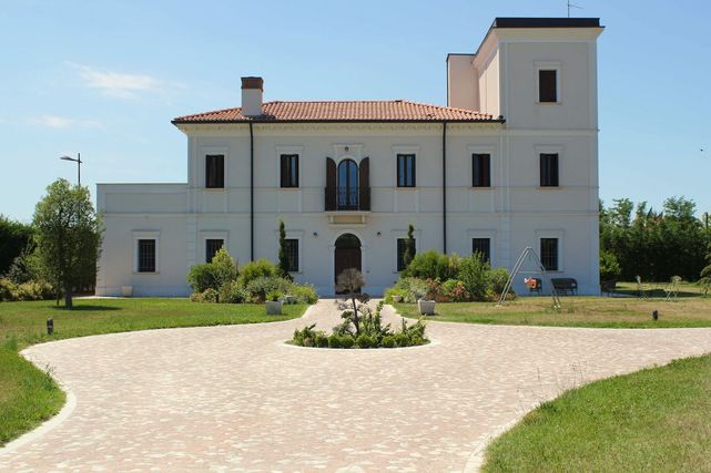 Luxus-Villa in der schönen Täler von Comacchio entfernt